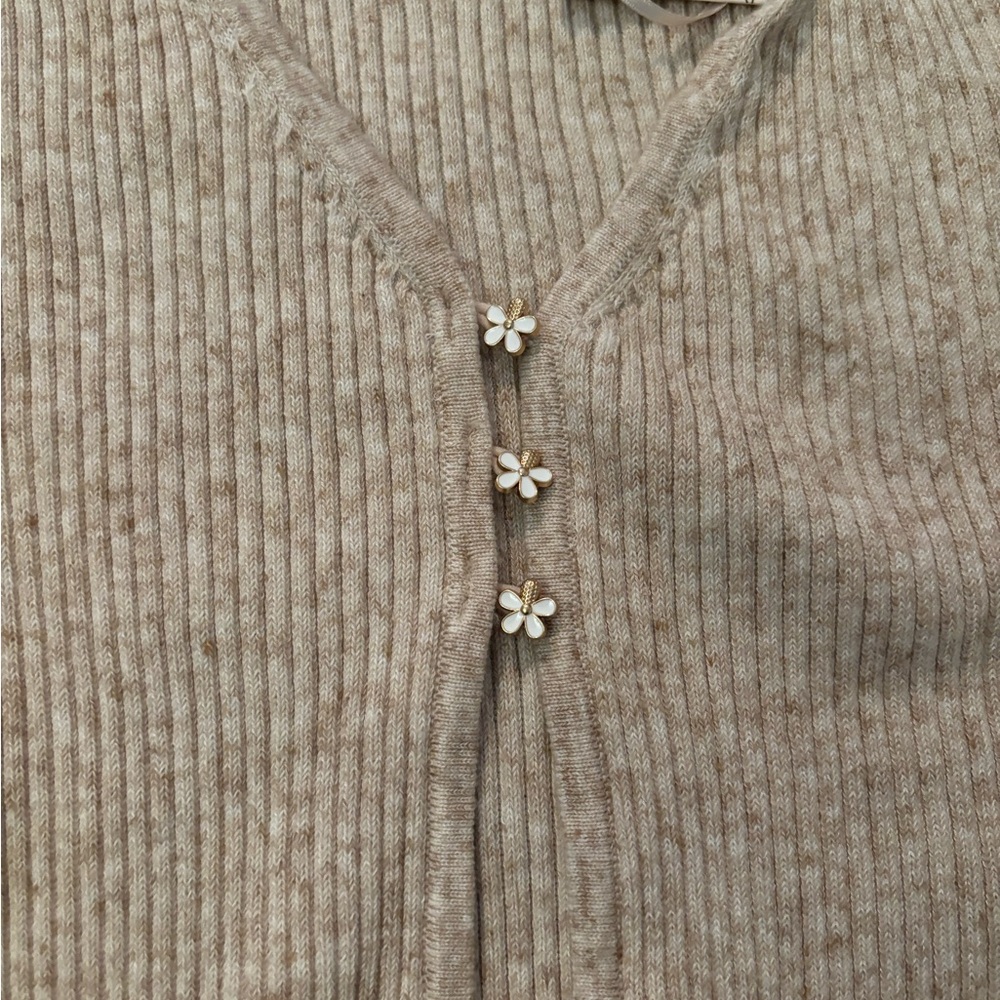 Cardigan - Picture 2 of 3